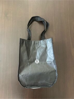 Lululemon Black White Reusable Shopping Bag Pearl Snap Closure